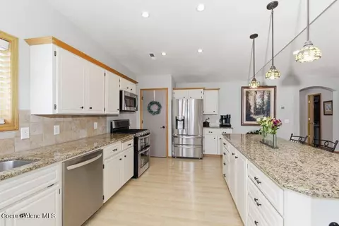 Kitchen - 4263 E Burchell Dr, Hayden, ID 83835 photo 4 of 5