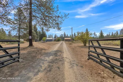 396 Wakena Ln, Priest River, ID 83856