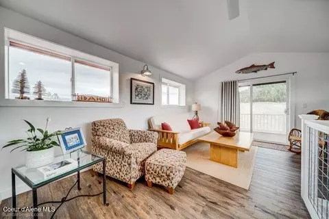 Living - 200 Agte Rd, Plummer, ID 83851 photo 3 of 4