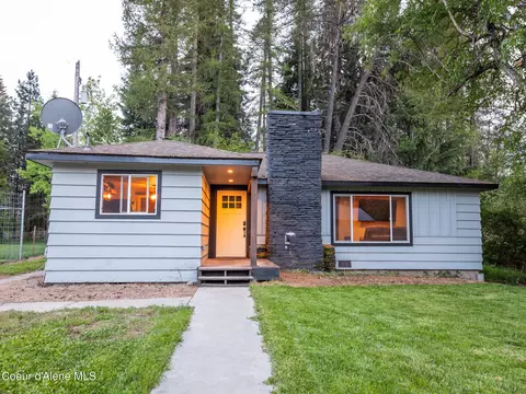 Exterior - 1356 Sagle Rd, Sagle, ID 83860 photo 2 of 7
