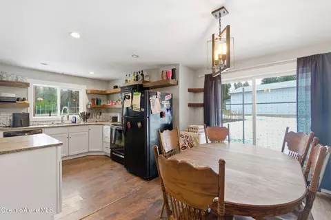 Dining - 1356 Sagle Rd, Sagle, ID 83860 photo 1 of 1