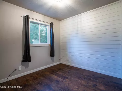 Bedroom - 1356 Sagle Rd, Sagle, ID 83860 photo 3 of 3