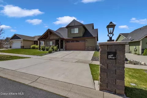 13439 N Shimmering Ct, Rathdrum, ID 83858