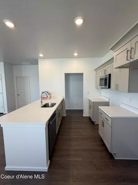 Kitchen - 5318 E Antares Ln, Post Falls, ID 83854 photo 2 of 3