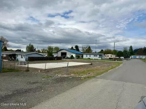 149 Sunny Rd, Saint Maries, ID 83861