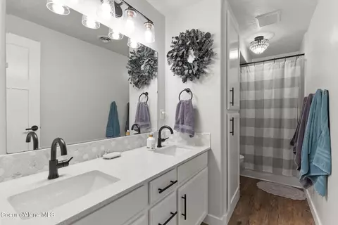 Bath - 5030 E Frazier Dr, Post Falls, ID 83854 photo 3 of 3
