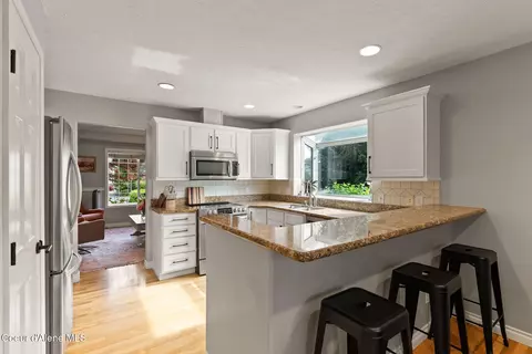 Kitchen - 5030 E Frazier Dr, Post Falls, ID 83854 photo 4 of 4