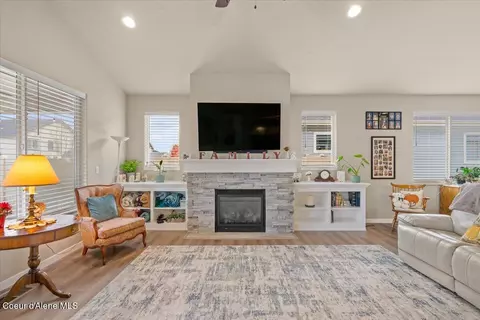 Living - 3788 N Shelburne Loop, Post Falls, ID 83854 photo 2 of 3