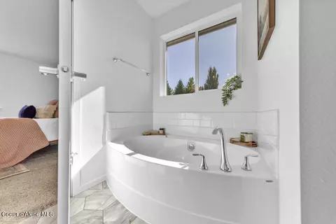 Bath - 4260 N Arrowleaf Loop, Post Falls, ID 83854 photo 1 of 3