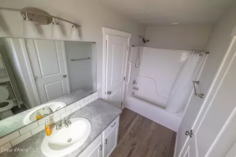 Bath - 1324 E Yellowstone Ave, Post Falls, ID 83854 photo 3 of 3
