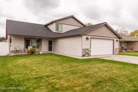 1324 E Yellowstone Ave, Post Falls, ID 83854