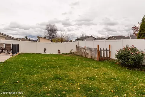 Exterior - 1324 E Yellowstone Ave, Post Falls, ID 83854 photo 7 of 8