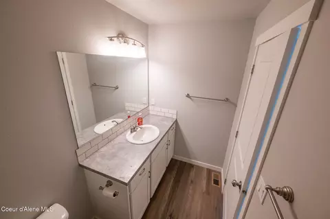 Bath - 1324 E Yellowstone Ave, Post Falls, ID 83854 photo 1 of 3