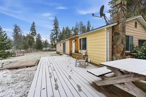 15707 N Ranch Valley Rd, Rathdrum, ID 83858