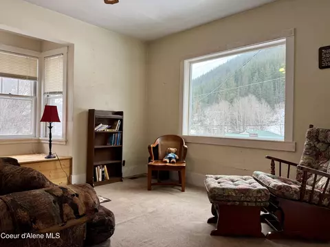Living - 910 Main St, Wardner, ID 83837 photo 4 of 5