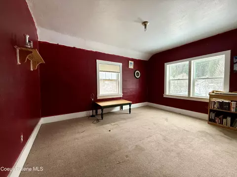 Bedroom - 910 Main St, Wardner, ID 83837 photo 3 of 3