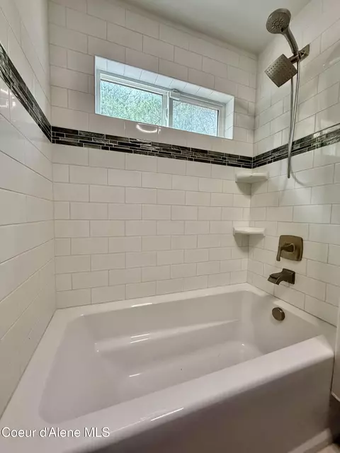 Bath - 910 Main St, Wardner, ID 83837 photo 6 of 7