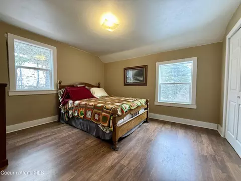 Bedroom - 910 Main St, Wardner, ID 83837 photo 2 of 3