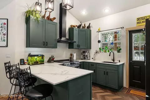 Kitchen - 870 842 Samuels Rd, Sandpoint, ID 83864 photo 2 of 2