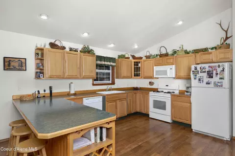 Kitchen - 5565 Selle Rd, Sandpoint, ID 83864 photo 1 of 2