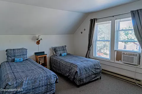 Bedroom - 5 W Mill Ave, Kellogg, ID 83837 photo 4 of 7