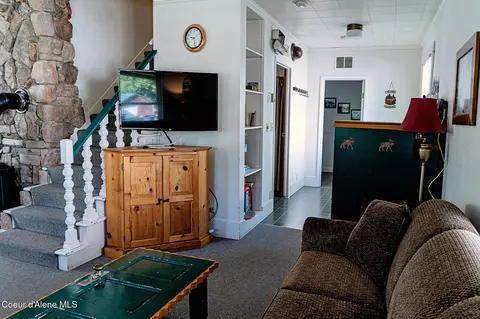 Living - 5 W Mill Ave, Kellogg, ID 83837 photo 2 of 3