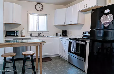 Kitchen - 5 W Mill Ave, Kellogg, ID 83837 photo 3 of 5