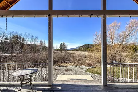 34 Pomrankey Ln, Dover, ID 83825