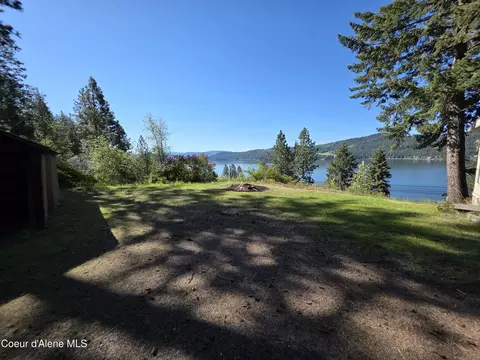 461 S Woodlawn Dr, Harrison, ID 83833