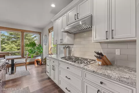Kitchen - 12835 N Sunflower Loop, Hayden, ID 83835 photo 3 of 5