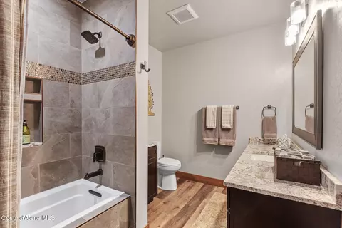 Bath - 12835 N Sunflower Loop, Hayden, ID 83835 photo 3 of 5