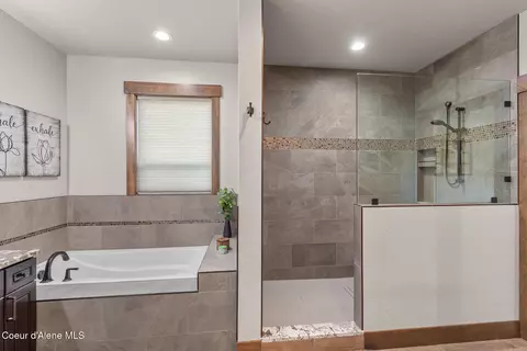 Bath - 12835 N Sunflower Loop, Hayden, ID 83835 photo 2 of 5