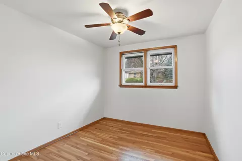 Bedroom - 3703 E 18th Ave, Spokane, WA 99223 photo 2 of 2