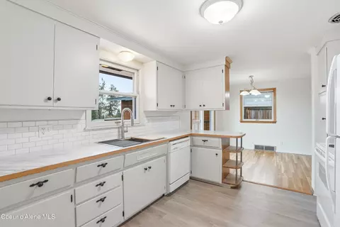 Kitchen - 3703 E 18th Ave, Spokane, WA 99223 photo 1 of 1