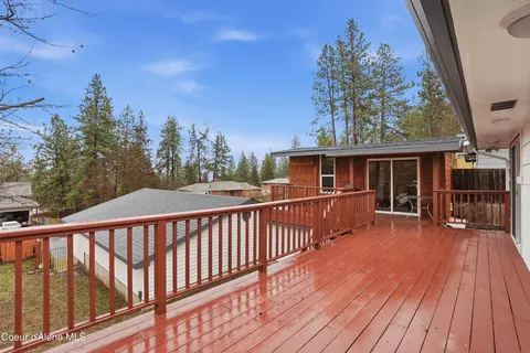 Exterior - 3703 E 18th Ave, Spokane, WA 99223 photo 4 of 10