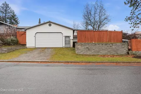 Exterior - 3703 E 18th Ave, Spokane, WA 99223 photo 10 of 10