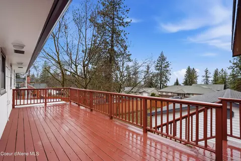 Exterior - 3703 E 18th Ave, Spokane, WA 99223 photo 5 of 10