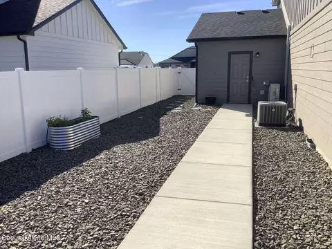 Exterior - 16152 N Hadley Loop, Rathdrum, ID 83858 photo 7 of 10