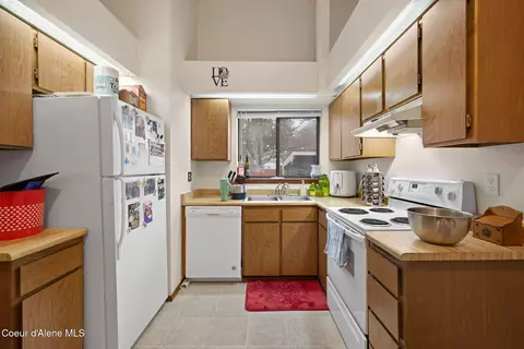 Kitchen - 126 E Willow Tree Ln, Hayden, ID 83835 photo 3 of 3