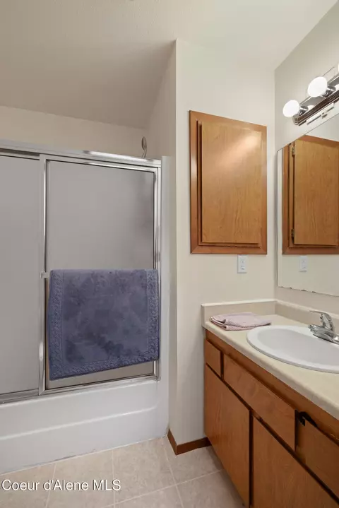 Bath - 126 E Willow Tree Ln, Hayden, ID 83835 photo 1 of 1