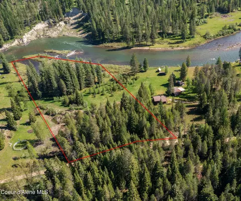 1201 Robinson Dr, Priest River, ID 83856
