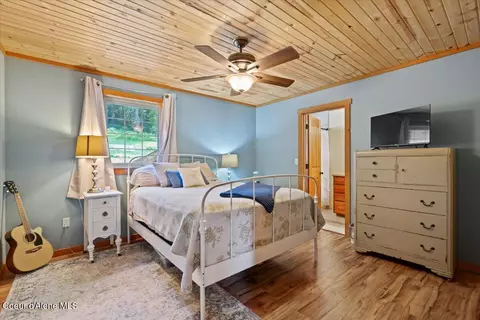 Bedroom - 21807 E Doyle Rd, Cataldo, ID 83810 photo 3 of 7