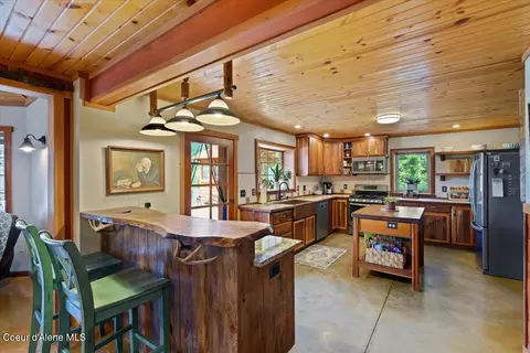 Kitchen - 21807 E Doyle Rd, Cataldo, ID 83810 photo 1 of 4