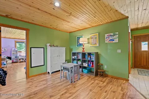 Entry Way - 21807 E Doyle Rd, Cataldo, ID 83810 photo 3 of 3