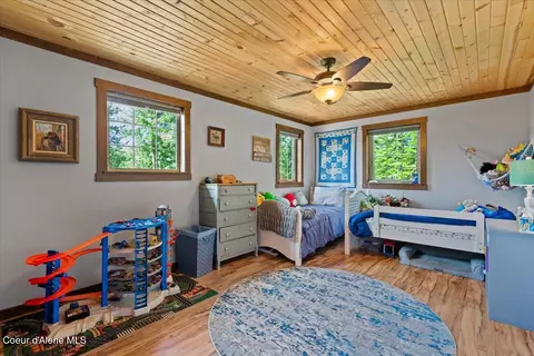 Bedroom - 21807 E Doyle Rd, Cataldo, ID 83810 photo 5 of 7