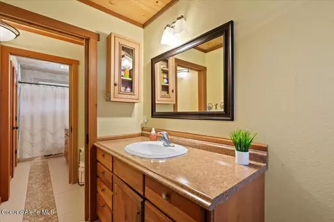Bath - 21807 E Doyle Rd, Cataldo, ID 83810 photo 6 of 6