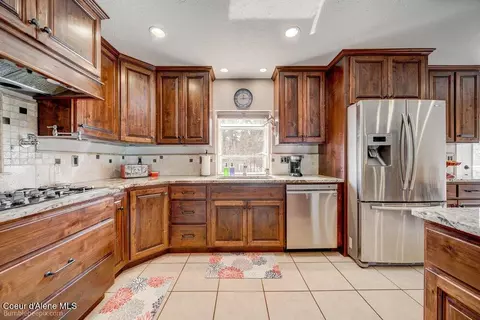 Kitchen - 4180 Evergreen Dr, Post Falls, ID 83854 photo 3 of 4