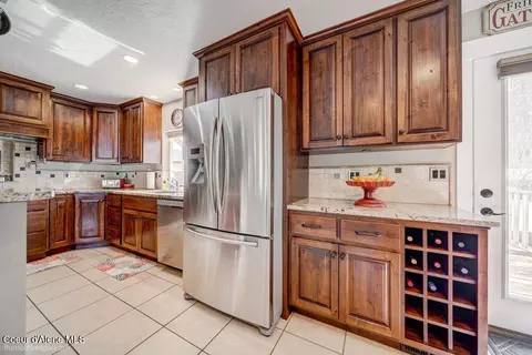 Kitchen - 4180 Evergreen Dr, Post Falls, ID 83854 photo 4 of 4