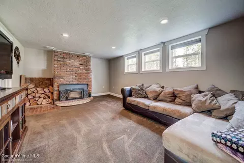 Living - 4180 Evergreen Dr, Post Falls, ID 83854 photo 2 of 2