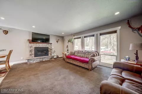 Living - 4180 Evergreen Dr, Post Falls, ID 83854 photo 1 of 2